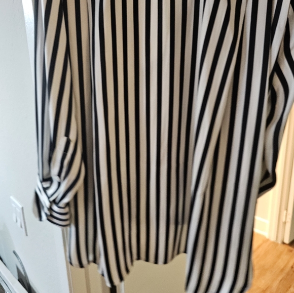COPY - Silk striped button-up blouse - Picture 2 of 4